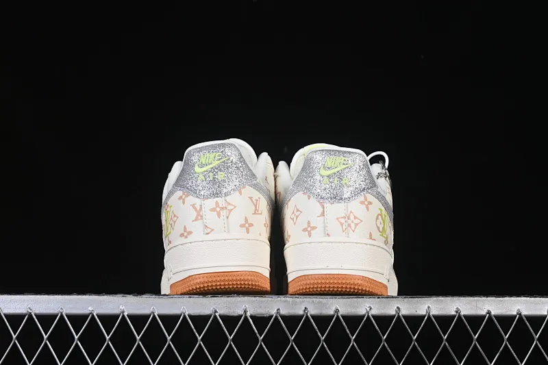 All categories Nk Air Force 1 Air Force series Nk Air Force 1 Low Air Force low-top Nike Air Force 1'07 Low LV joint Apple green silver hook Air Force 1 low-top casual sneakers DF0188-079